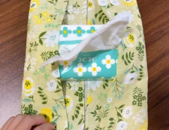 ティッシュにかぶせて左右からたたんだ手ぬぐい（撮影：grapeライフハック編集部）