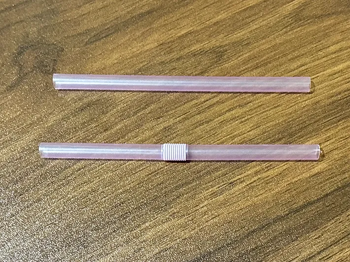 切り分けたストロー（撮影：grapeライフハック編集部）