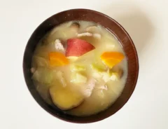 サツマイモ豚汁