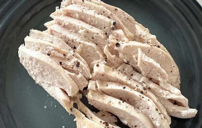 完成したサラダチキンの画像（撮影：エニママ）