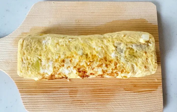 玉子焼きの粗熱を取っている画像（撮影：エニママ）