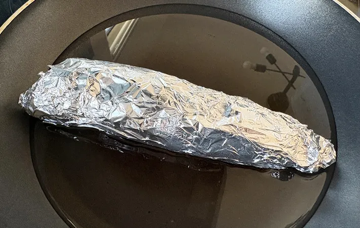 フライパンにさつまいもと水を入れた画像（撮影：エニママ）