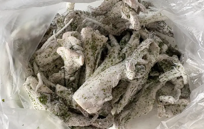 まいたけに青のりと片栗粉をまぶした画像（撮影：エニママ）