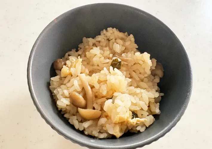 きのこの炊き込みご飯の完成画像（撮影：エニママ）
