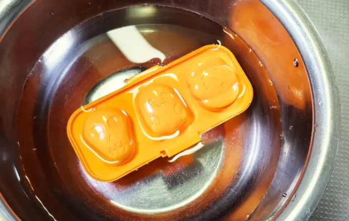 冷水で冷やしている画像（撮影：エニママ）
