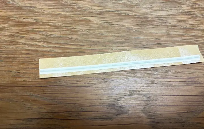 マスキングテープを切った画像（撮影：エニママ）