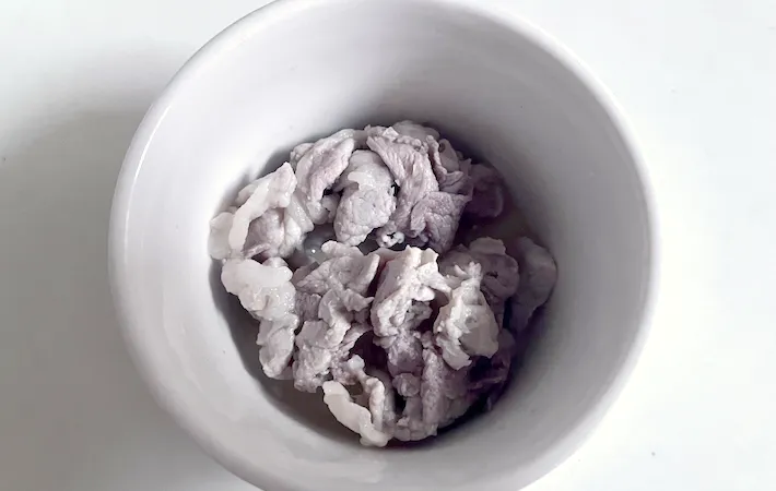 電子レンジで加熱後の豚肉の画像（撮影：エニママ）