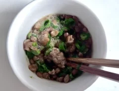 納豆に柚子胡椒（撮影：grapeフード編集部）