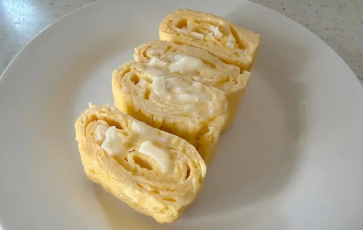 カットした玉子焼きの画像（撮影：エニママ）