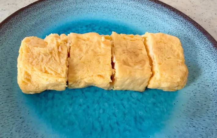 カットした玉子焼きの画（撮影：エニママ）