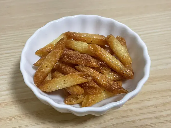 マカロニで作ったスナックの写真（撮影：grapeフード編集部）