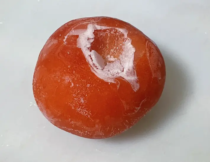 冷凍トマトの写真（撮影：grapeフード編集部）