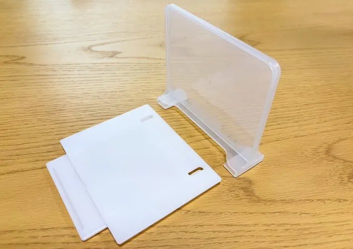 『ダイソー 引き出し用仕切りワイド』の写真（撮影：ワード）