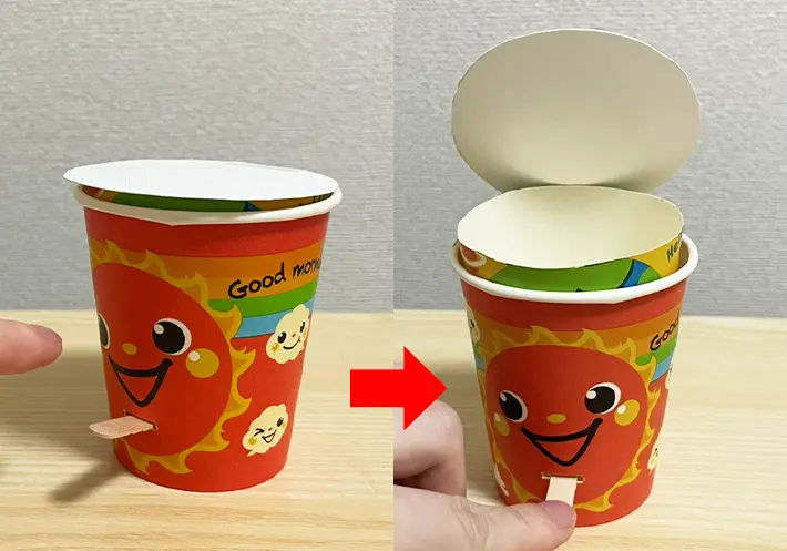 卓上ゴミ箱を使う写真（撮影：grapeライフハック編集部）