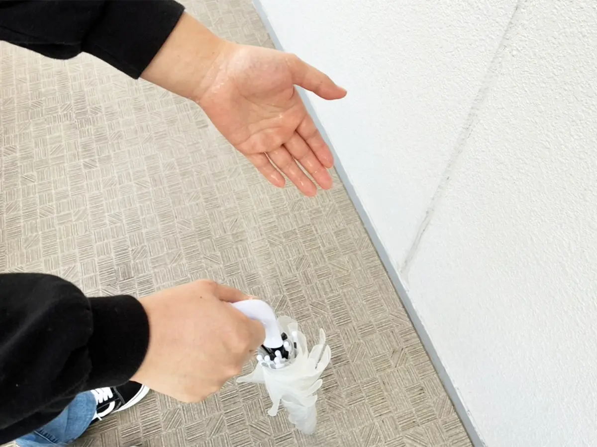 傘のたたみ方写真(撮影:grapeライフハック編集部)