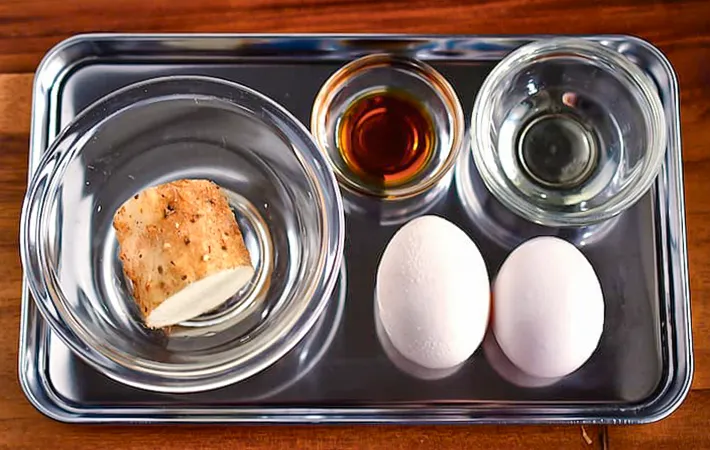 『とろろ入り玉子焼き』の材料写真（撮影：小泉明代）