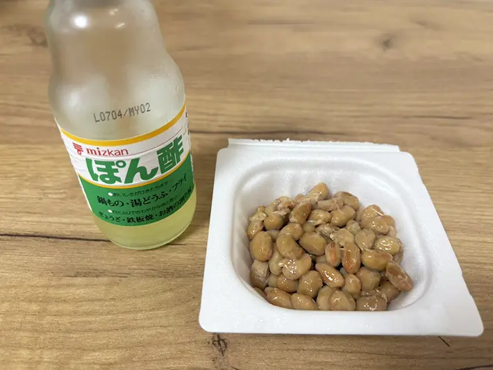 ぽん酢と納豆の画像（撮影：grapeフード編集部）