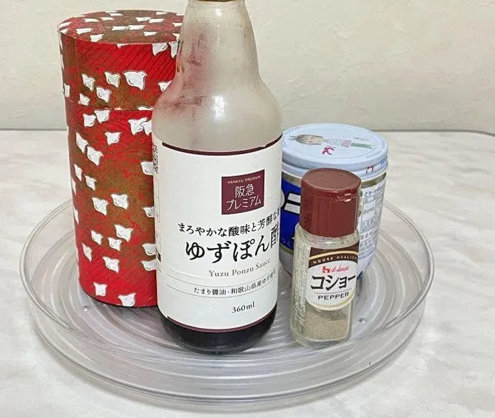 『DAISO 回転台トレイ』の使用写真（撮影：ワード）