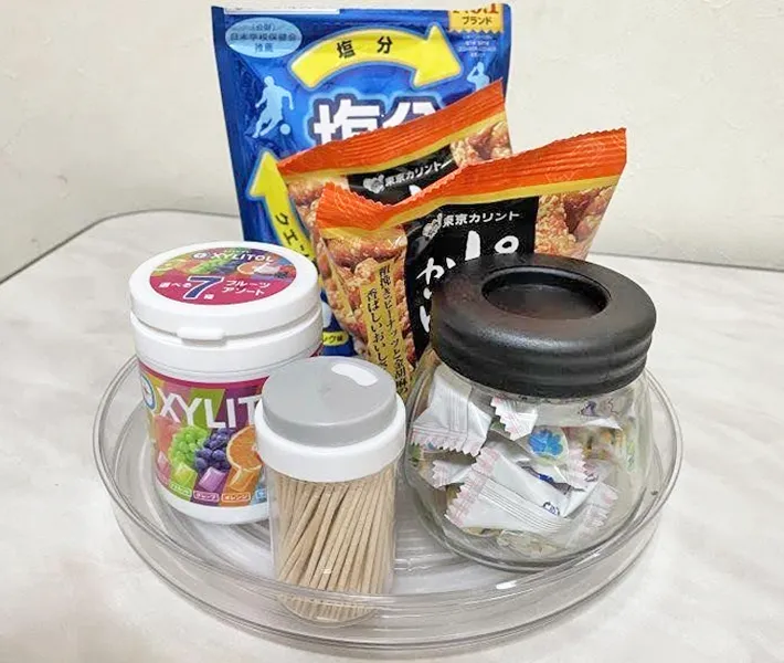 『DAISO 回転台トレイ』の使用写真（撮影：ワード）