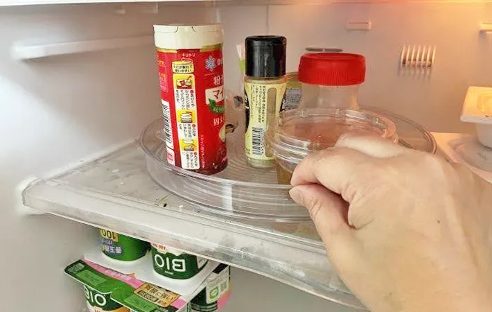 『DAISO 回転台トレイ』の使用写真（撮影：ワード）