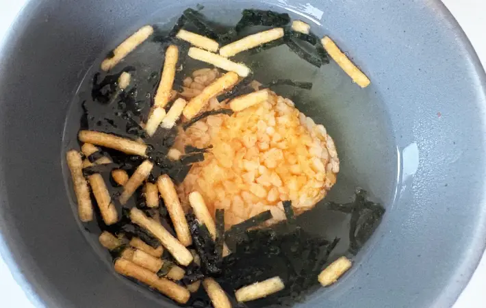 焼きおにぎり茶漬けの完成画像（撮影：エニママ）