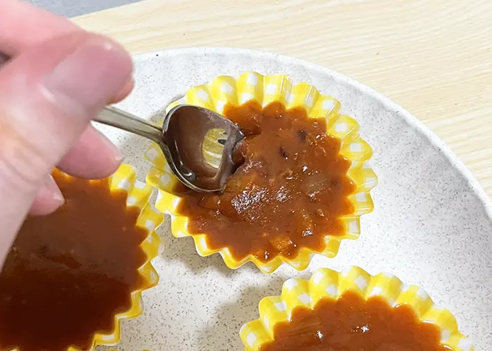 アレンジしたミートソースを食べる写真（撮影：grapeフード編集部）