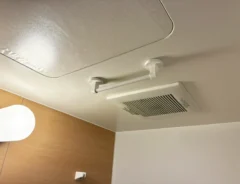 タオルかけの活用写真（撮影：grapeライフハック編集部）