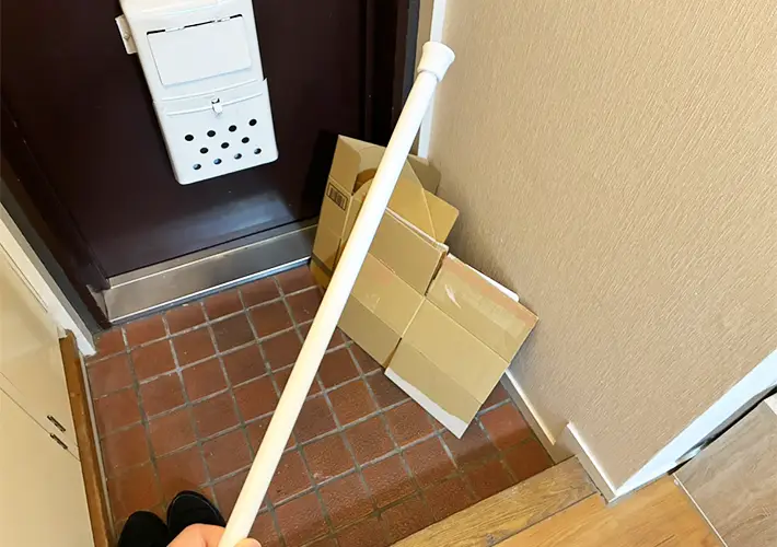 つっぱり棒の活用写真（撮影：grapeライフハック編集部）