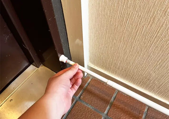 つっぱり棒の活用写真（撮影：grapeライフハック編集部）