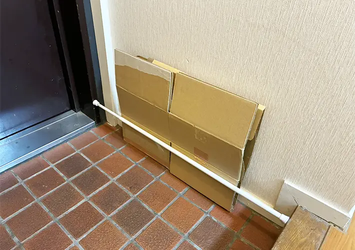 つっぱり棒の活用写真（撮影：grapeライフハック編集部）