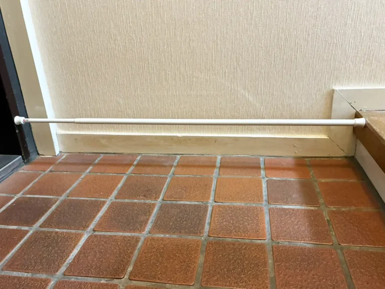つっぱり棒の活用写真(撮影:grapeライフハック編集部)