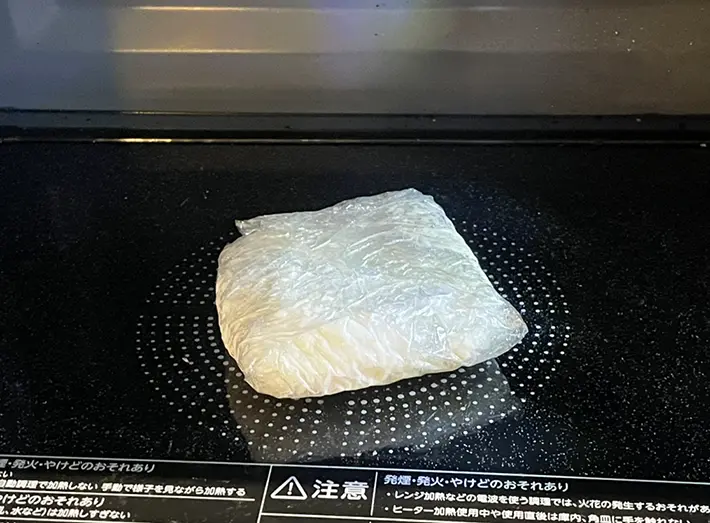 冷凍ご飯を解凍する写真（撮影：grapeフード編集部）