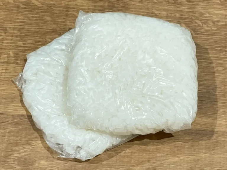 ラップに包んだご飯の写真(撮影:grapeフード編集部)