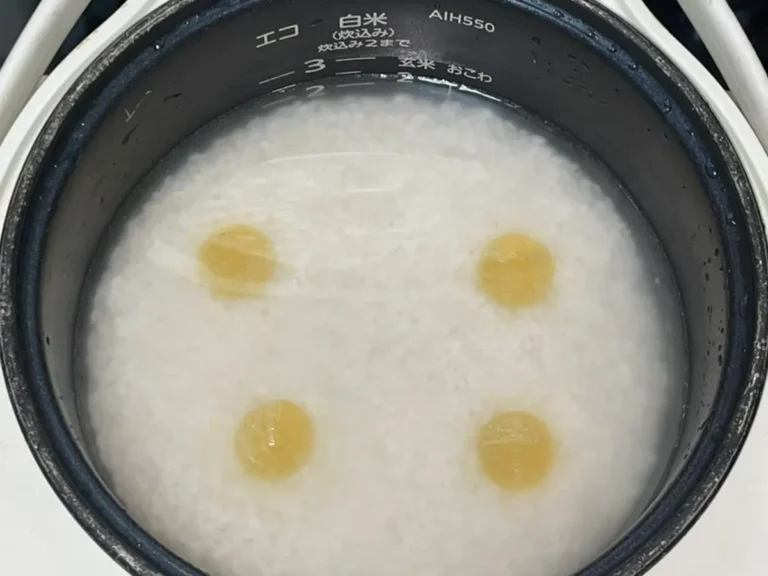 ご飯を炊く写真(撮影:grapeフード編集部)