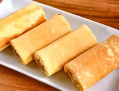 『玉子焼き器のバナナロールケーキ』の完成写真（撮影：小泉明代）
