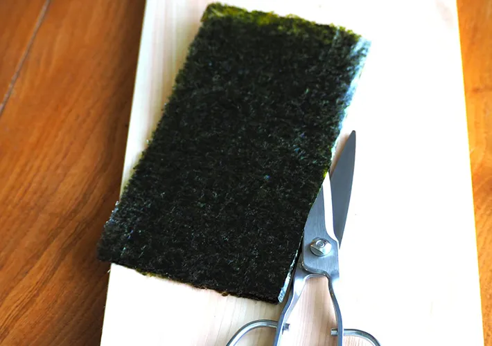 『鶏むね海苔巻きつくね』を作る写真