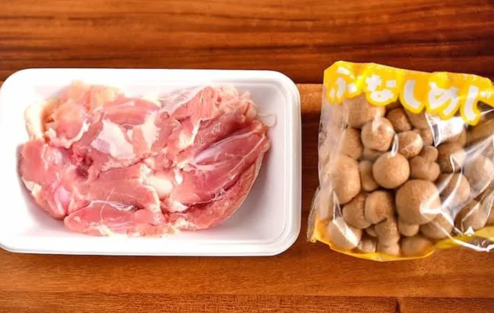 『シメジと鶏肉』の写真（撮影：小泉明代）