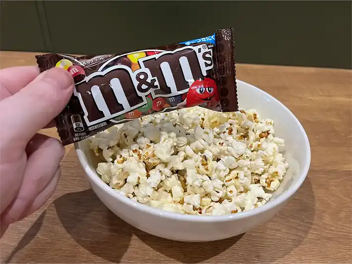 『M&M's』にポップコーンの写真（撮影：grapeフード編集部）