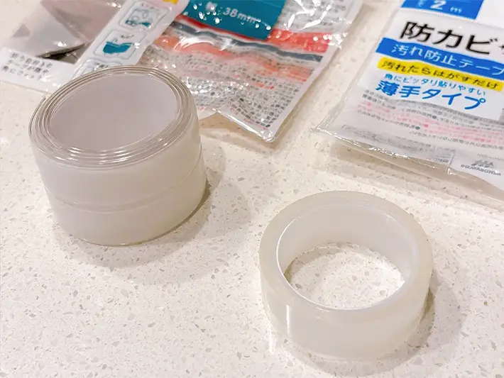 防水テープを並べている写真（撮影：grape編集部）