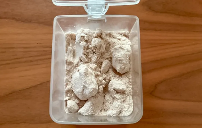 『揉んでほぐせる調味料ストッカー』の使用写真（撮影：ワード）
