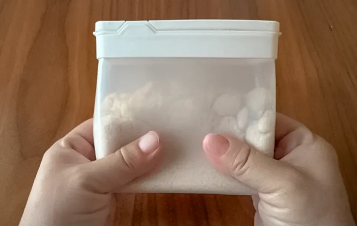 『揉んでほぐせる調味料ストッカー』の使用写真（撮影：ワード）