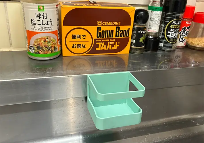 マグネット傘立ての活用写真（撮影：grapeライフハック編集部）