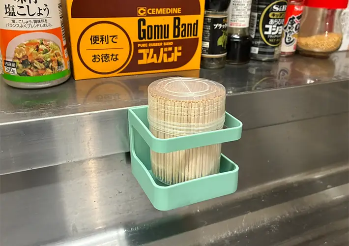 マグネット傘立ての活用写真（撮影：grapeライフハック編集部）