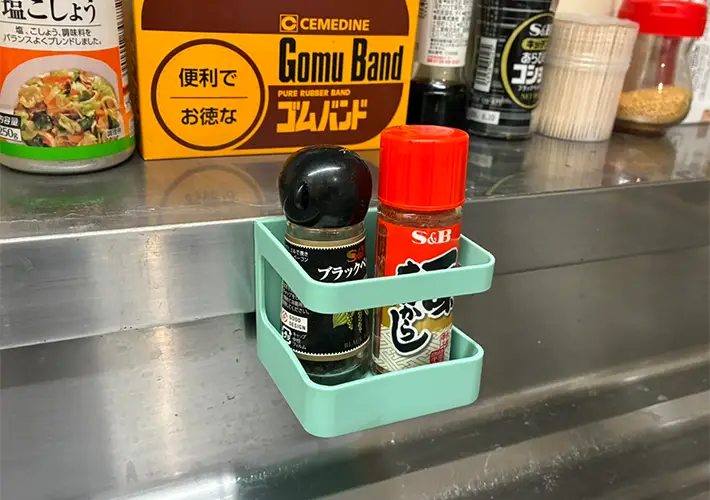 マグネット傘立ての活用写真（撮影：grapeライフハック編集部）