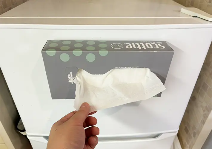 マグネットのティッシュ活用写真（撮影：grapeライフハック編集部）