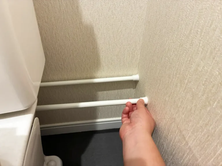 つっぱり棒の活用写真（撮影：grapeライフハック編集部）
