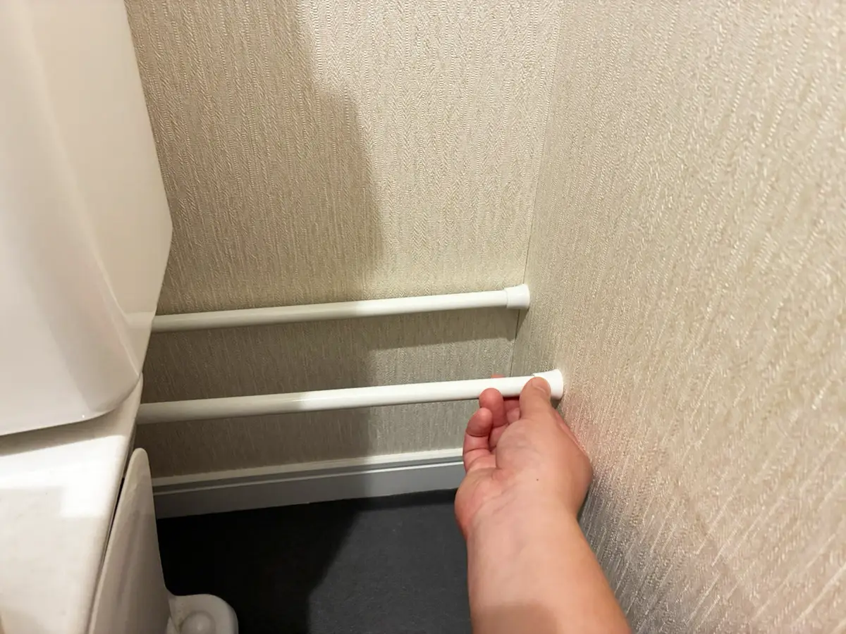 つっぱり棒の活用写真（撮影：grapeライフハック編集部）