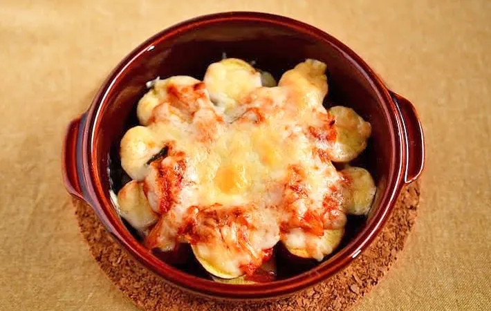 『サツマイモのキムチチーズ焼き』の写真（撮影：小泉明代）