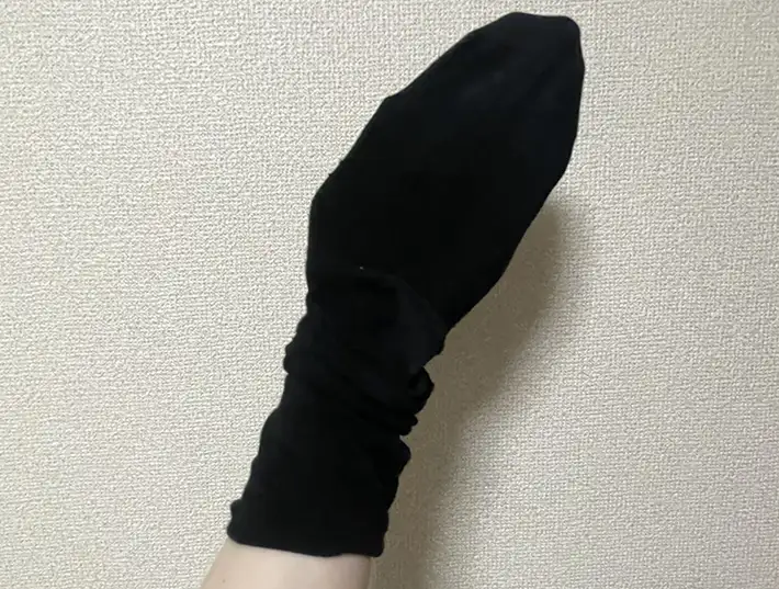 靴下を手にはめた写真（撮影：grapeライフハック編集部）