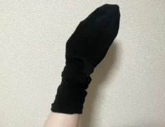 靴下を手にはめた写真（撮影：grapeライフハック編集部）